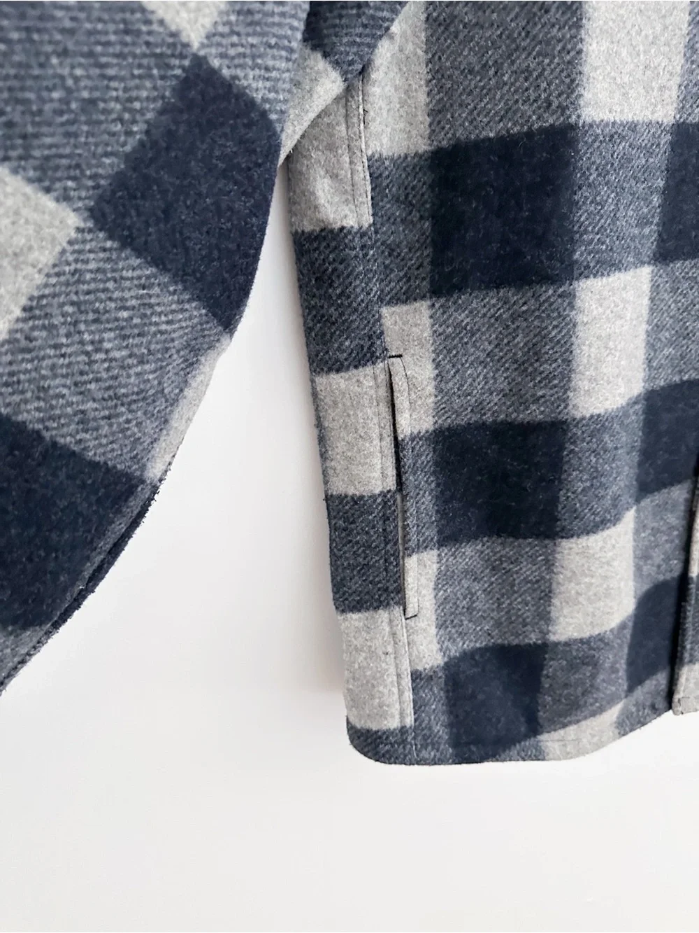 Banana Republic Heritage Shirt Jacket Large Blue Gray Buffalo Plaid Shacket